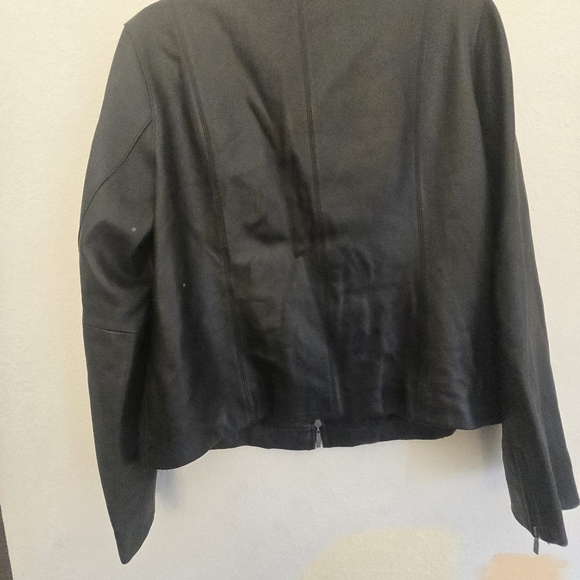 Classic Black Leather Jacket - Picture 8 of 10